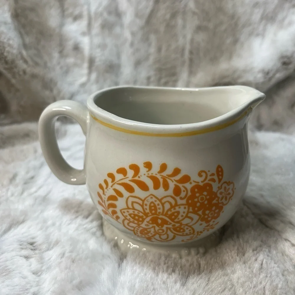 The Pioneer Woman Ceramic Creamer